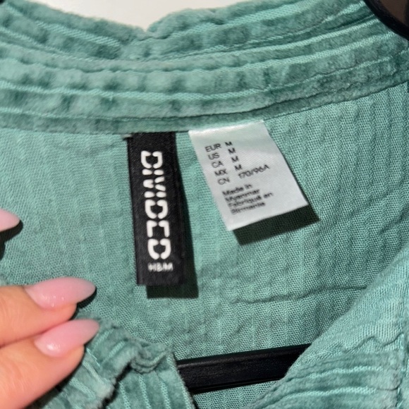 Dividend-Green Corduroy Button-Up Shirt size Medium - Picture 4 of 15